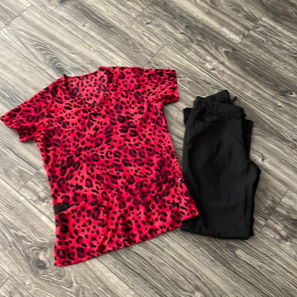 Women’s Scrubs